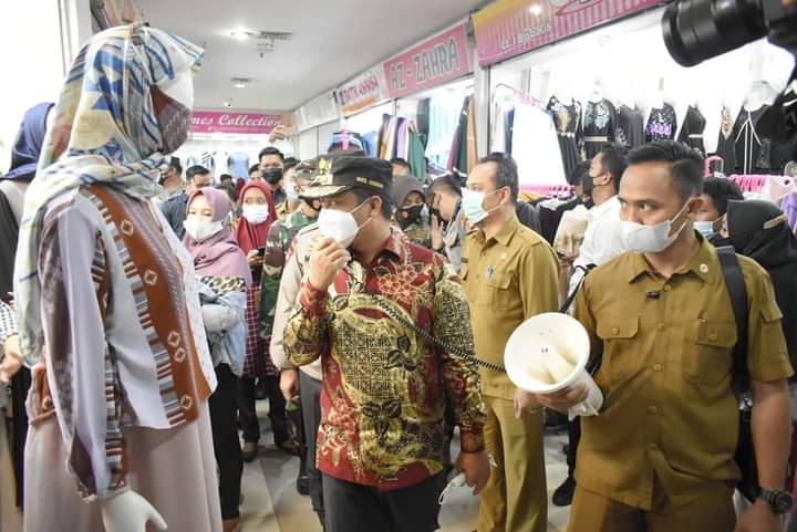 Plt Gubernur Sidak ke Pusat Perbelanjaan, Minta Pengunjung Maksimal 50 Persen