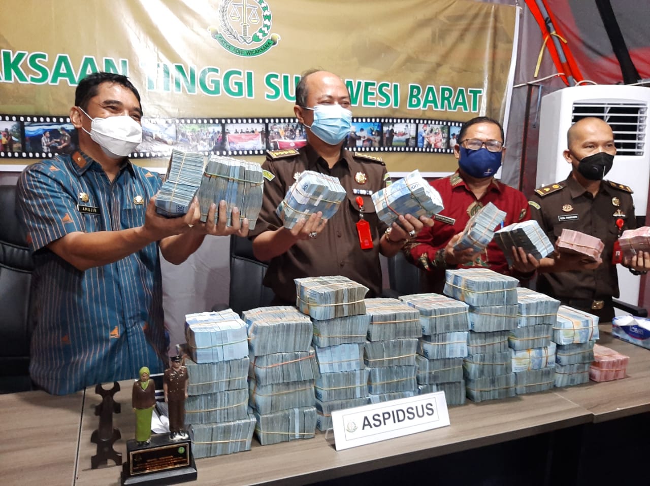Kejati Sulbar Gelar Serah Terima Uang Penitipan Rp2,3 M Hasil Penyelidikan Perkara DAK Fisik SMK Tahun 2020