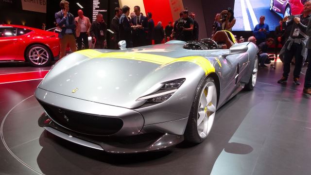 Mobil Baru Cristiano Ronaldo: Supercar Ferrari Monza Seharga Rp28 Miliar