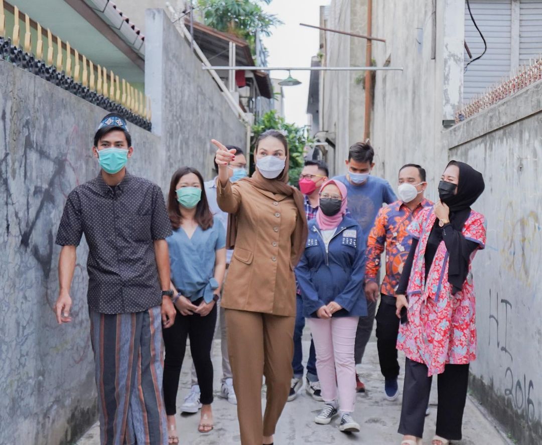 Luna Maya Menang Artis Serba Bisa, Kini Terpilih Jadi Ketua RT