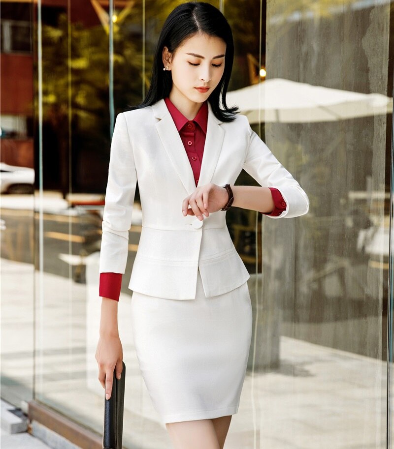 Perempuan Berpenampilan Modis yang Ngantor di SCBD Jakarta Ternyata Gajinya Pas-pasan, Apa Betul?