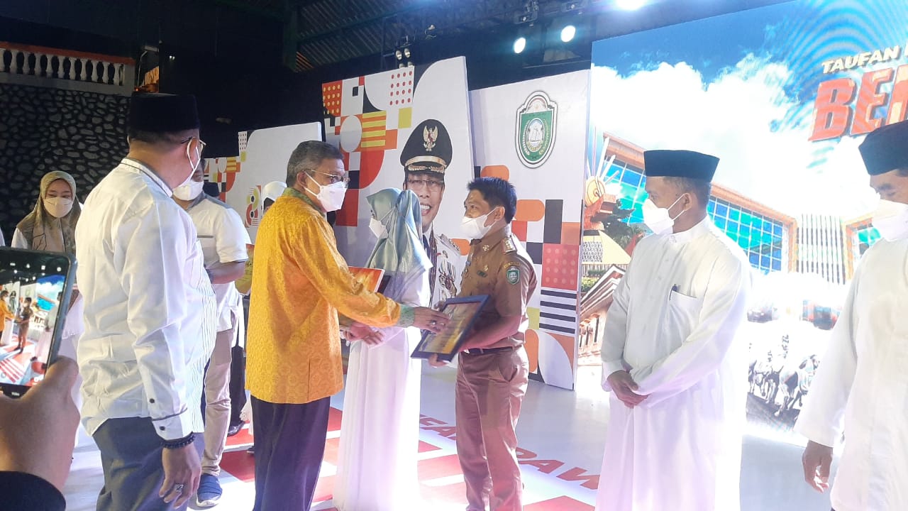 Lomba Inovasi Daerah se-Parepare: Peduli PNS Juara 1, Semut Merah ke-2 dan Lancar HD ke-3