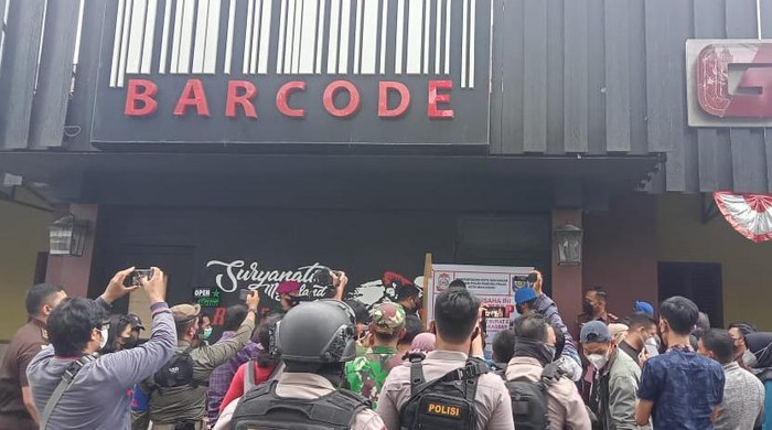 Sudah Berulang Kali Langgar PPKM, Satpol PP Makassar Tutup THM Barcode