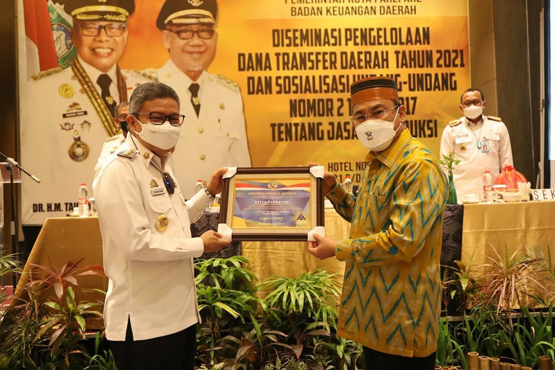 Pemkot Parepare Terima Piagam Penghargaan dari Menteri Keuangan atas Capaian Opini WTP Tahun 2020