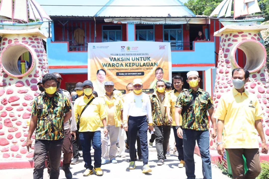 Momen HUT Golkar ke-57, Golkar Sulsel Gelar Vaksinasi bagi Warga Kepulauan di Makassar