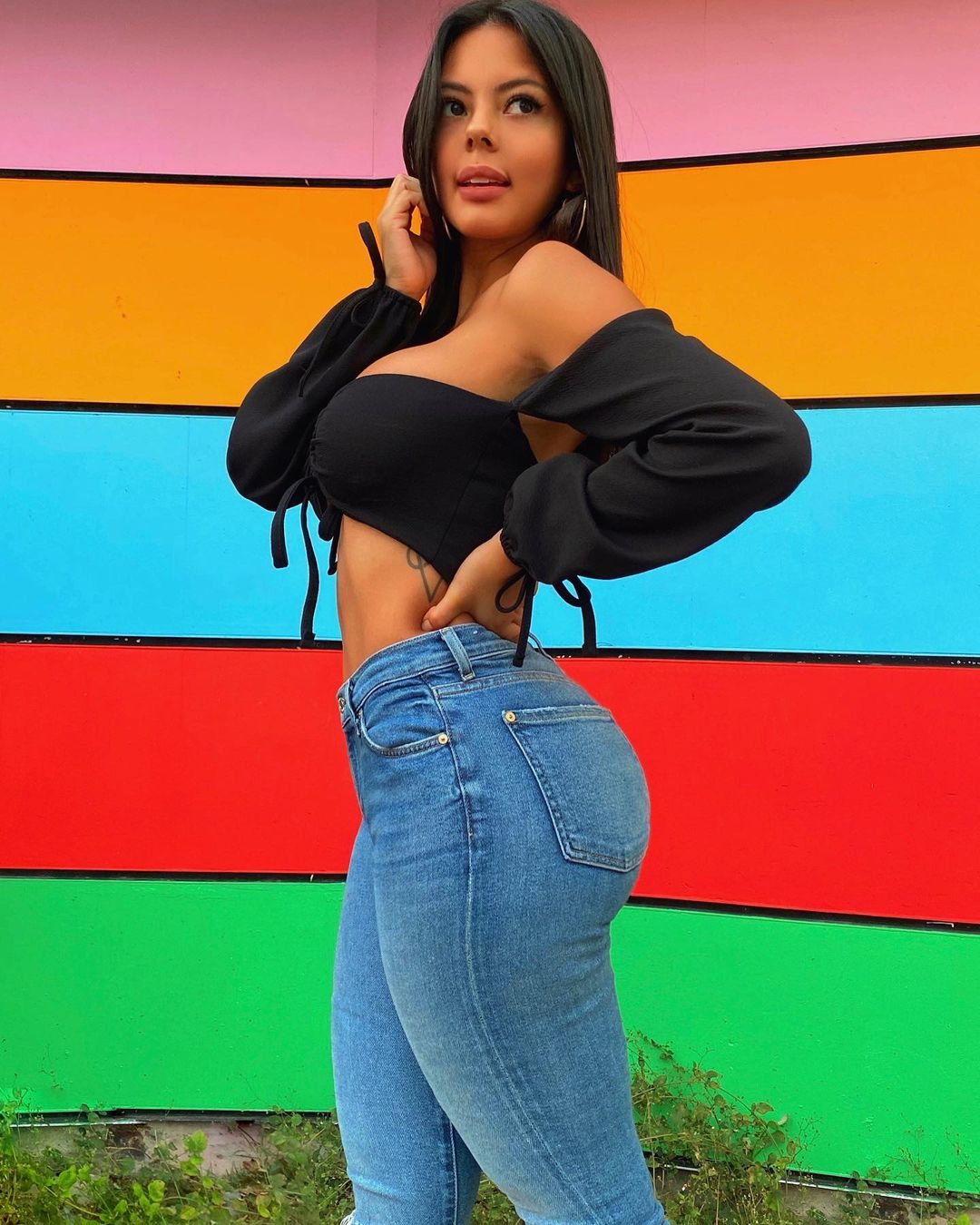 Lihat Sempurnanya Tubuh Nicole Borda, Selebgram Cantik Kolombia-Amerika 