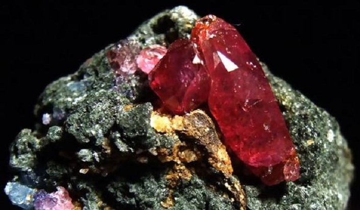 Hasil Penelitian: Batu Rubi Berusia 2,5 Miliar Tahun Ungkap Awal Kehidupan di Bumi