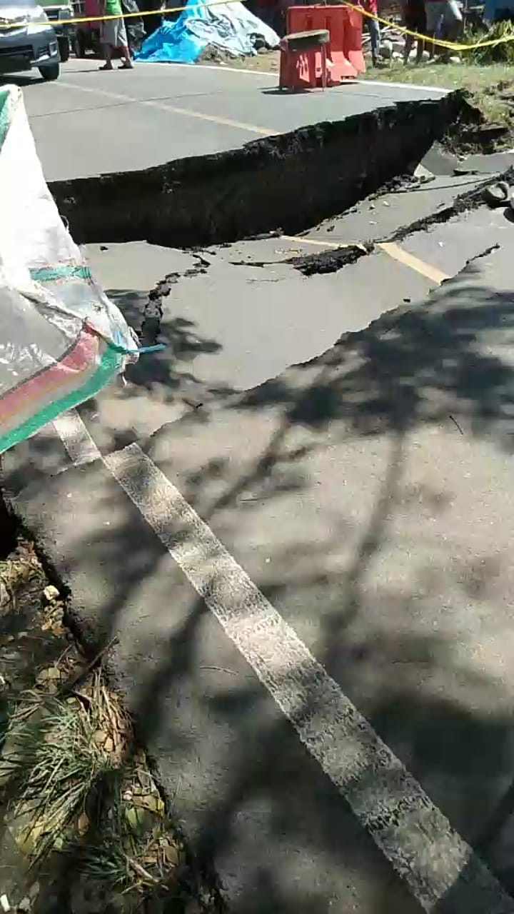 Hujan Sebabkan Jalan Amblas, Jalur Trans Sulawesi Penghubung Majene-Mamuju Terputus