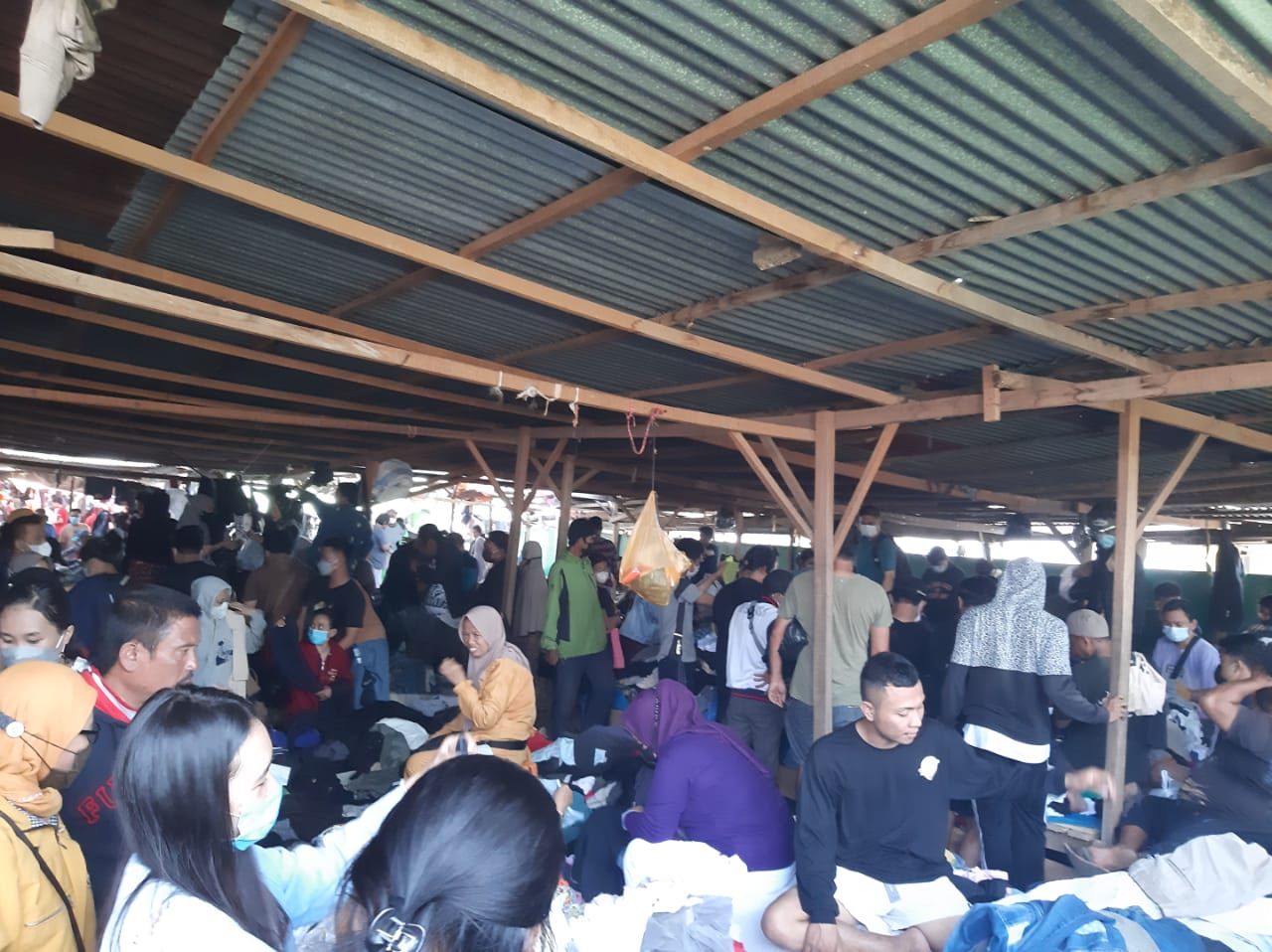 Usaha Pakaian Bekas di Palu, Sektor yang Bisa Bertahan di Masa Pandem