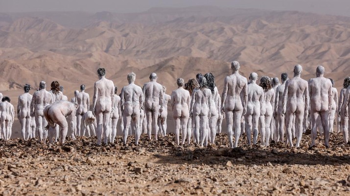 Demi Genjot Kembali Pariwisata Israel, Ratusan Model Rela Jalani Pemotretan Telanjang di Gurun Pasir