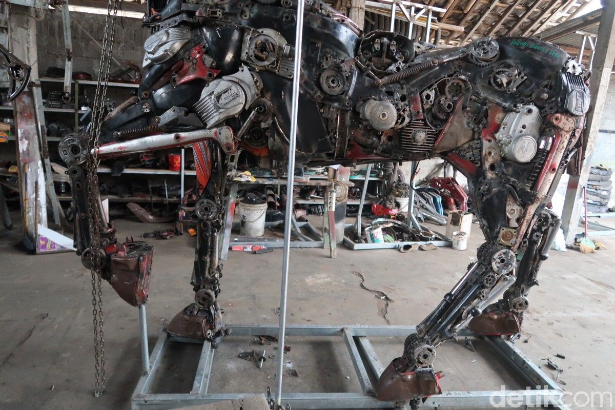 Keren! Pria di Bantul Buat Robot dari Motor Bekas, Dipesan Pembeli China dan Jerman