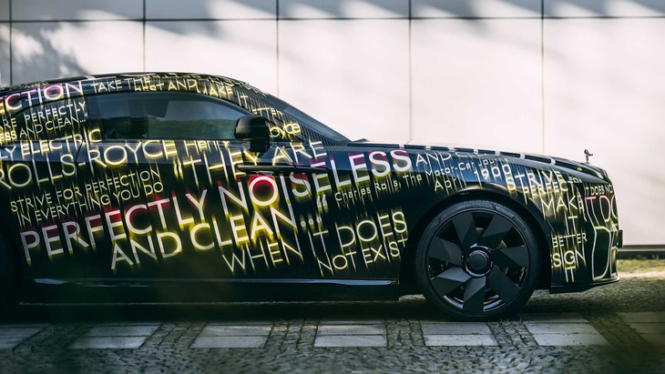 Rolls-Royce Luncurkan Mobil Listrik Spectre, Siap Diuji Coba 4 Juta Km