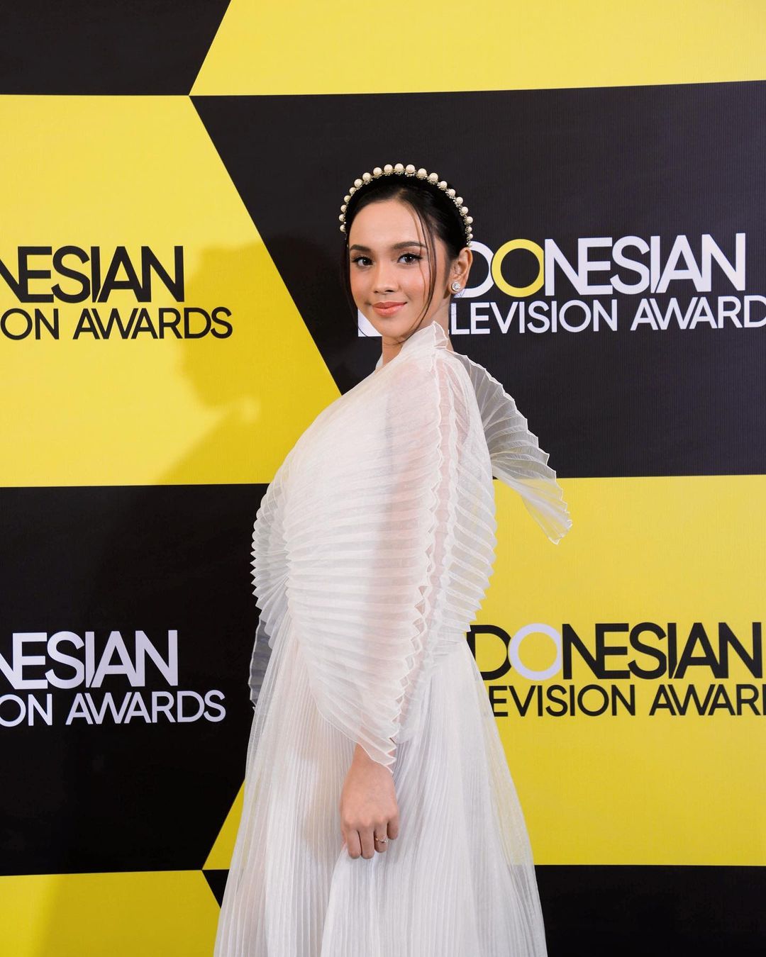 Trending 1 dan Hampir 4 Juta Viewers dalam 3 Hari, Congratulations Lyly..