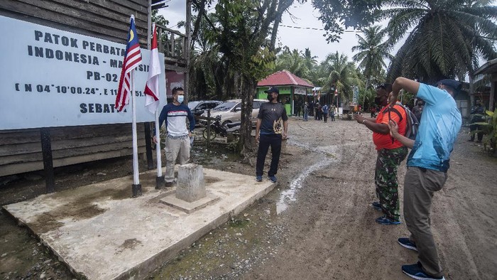 Rumah Unik, Ruang Tamu di Indonesia Sedangkan Dapurnya di Malaysia 