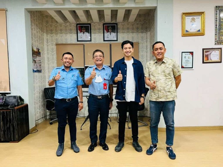 Anggota DPD Sulbar Datang Langsung Untuk Sampaikan Ucapan Selamat HUT ke 98 PDAM Makassar