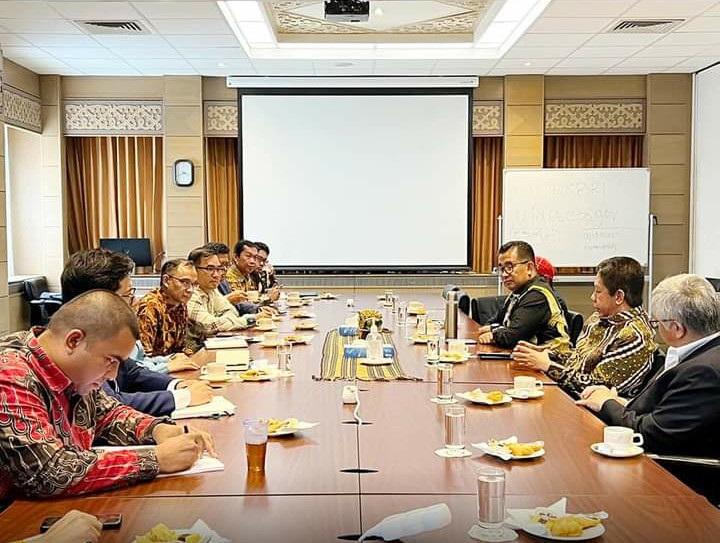 Berkunjung ke Belgia, Pj Gubernur Bertemu Sejumlah Lembaga Luar Negeri yang Berpotensi Berinvestasi di Sulbar
