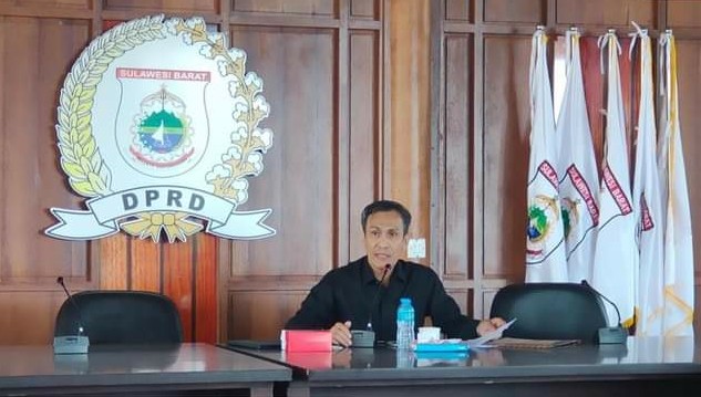Usman Suhuriah Pimpin Rapat Banggar Bersama Sekretariat DPRD Sulbar