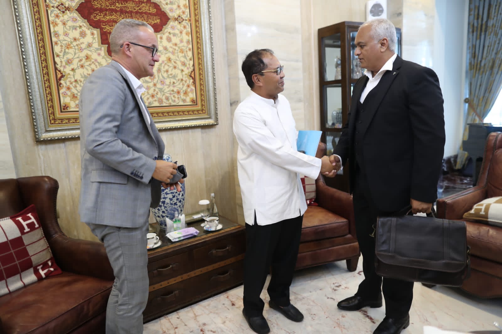 Bertemu Wali Kota,  Port of Antwerp Bruges Belgia Ingin Investasi di Makassar