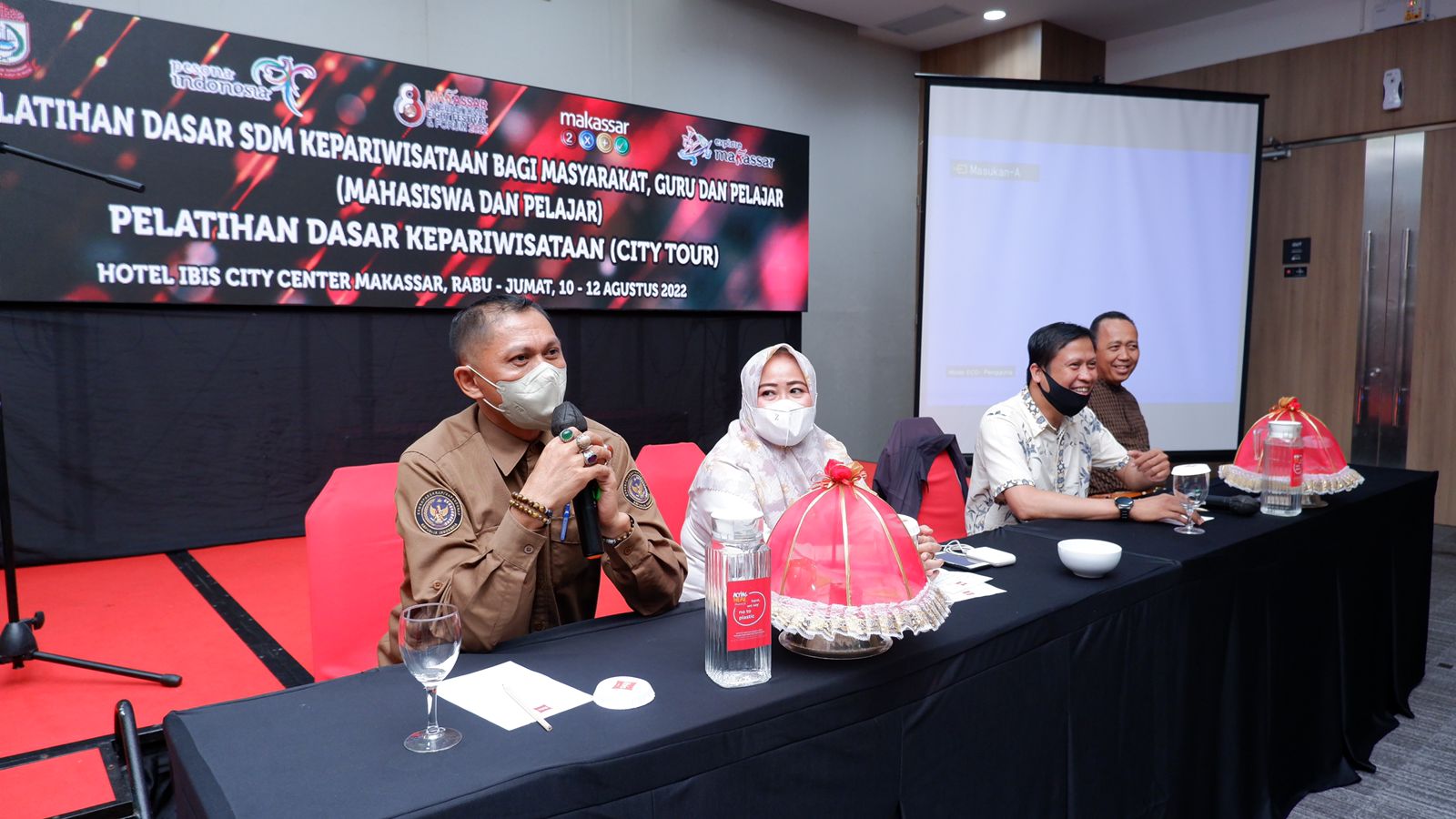 Gelar Pelatihan SDM Kepariwisataan bagi Masyarakat Guru dan Pelajar, Dispar Makassar Beri Edukasi Tentang Longwis
