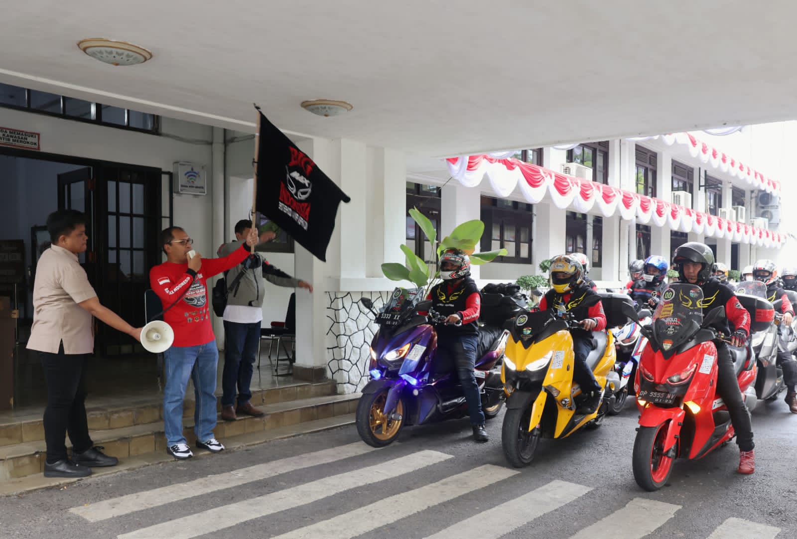 Lepas Peserta City Tour Jelajah Tanah Sulawesi, Danny: Jangan Bosan Ke Makassar