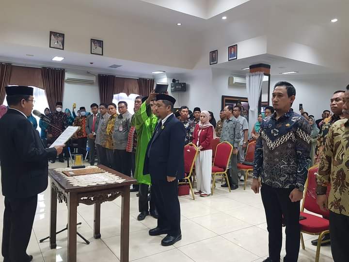 Bupati Yaumil Lantik Rahmat K Turusi sebagai Sekda Pasangkayu