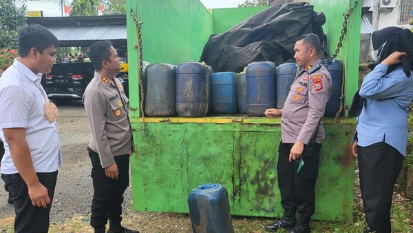 Selundupkan 3,3 Ton Solar Bersubsidi, Dua Pria Asal Lutim Diamankan Polisi di Parepare