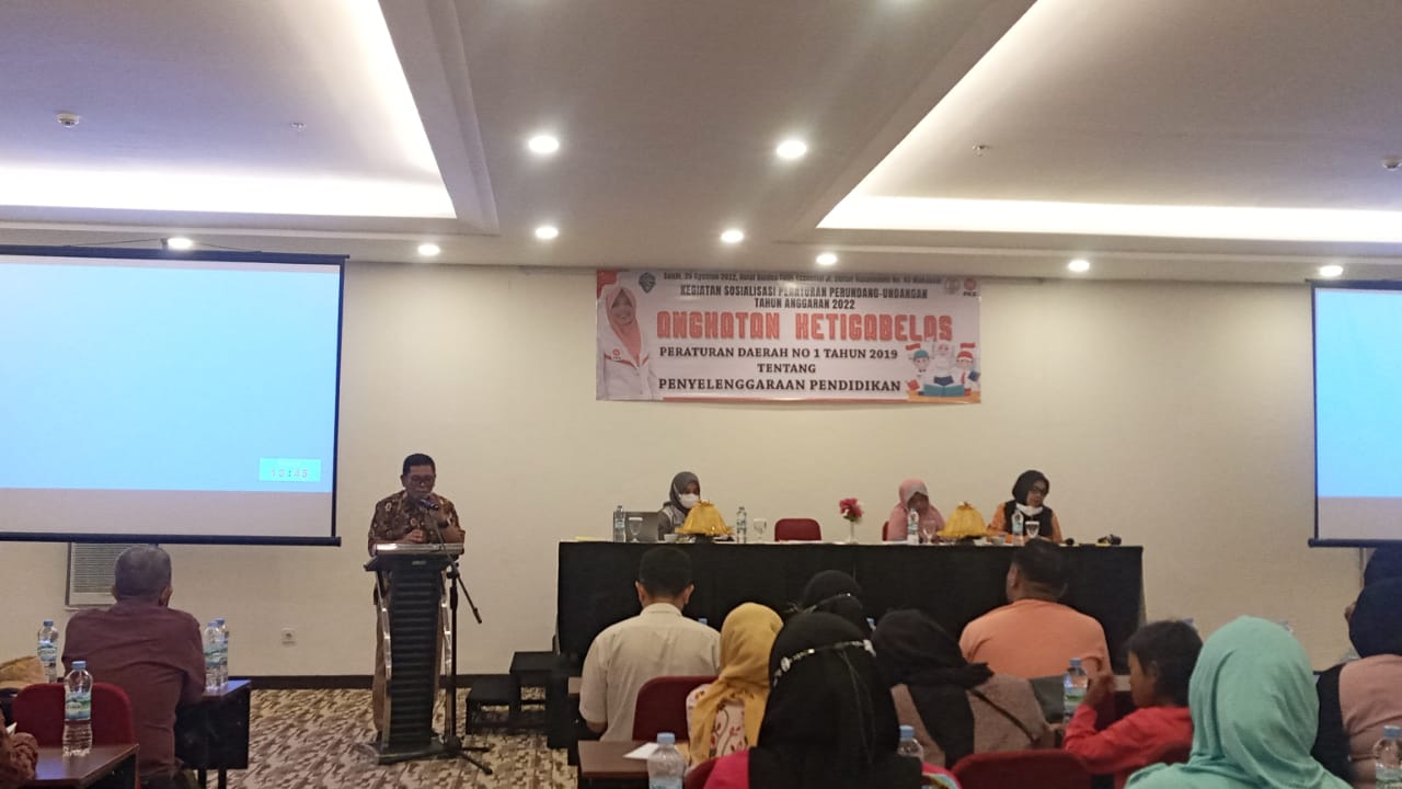 Yeni Rahman Sosialisasi Pentingnya Pendidikan Bagi Anak 