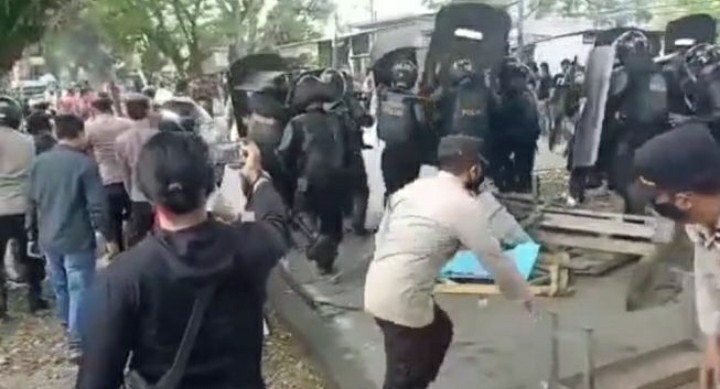 Bentrok Eksekusi Lahan di Palopo, Warga Teriak "Ferdy Sambo" ke Polisi