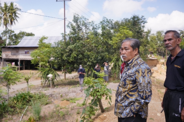 Jalan Amblas Sebabkan Kendaraan tak Bisa Melintas, Warga Dua Pitue Sidrap Diminta Relakan Tanahnya Dijadikan Jalan Alternatif