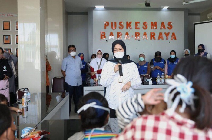 Kunjungi Longwis Bara-baraya, Fatmawati Rusdi Sekaligus Berikan Edukasi tentang Stunting