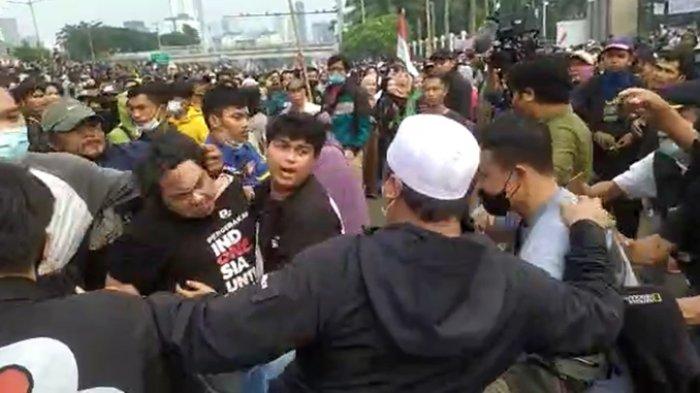 Ade Armando Dikeroyok Hingga Babak Belur di Tengah Massa Demo, Polisi Nyatakan Pelaku Bukan Mahasiswa