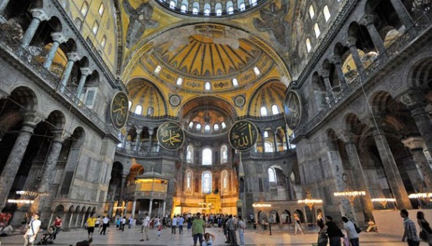 Setelah 88 Tahun, Akhirnya Masjid Hagia Sophia Bisa Ditempati Salat Tarawih