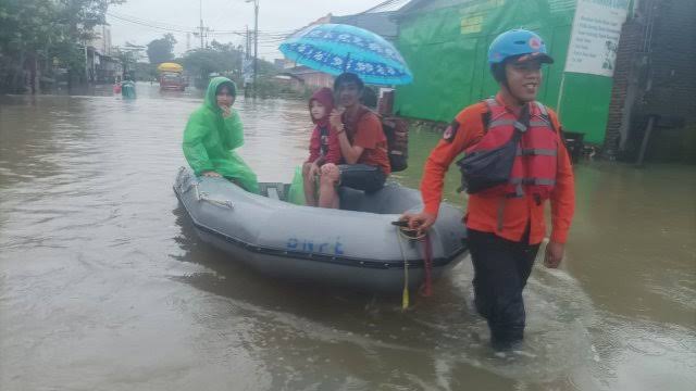 Banjir di Makassar Makin Meluas, Warga yang Mengungsi Capai 8.687 Orang
