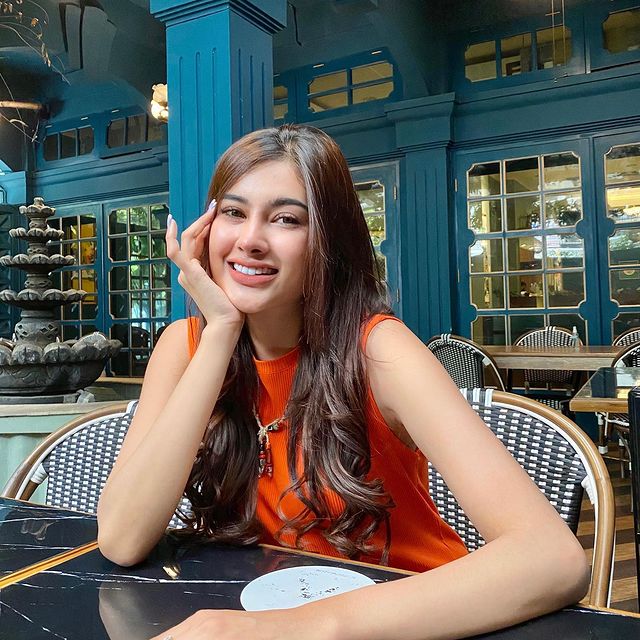 Pesona Pramugari Cantik Ega Novrianty yang Selalu Buat Netizen Takjub