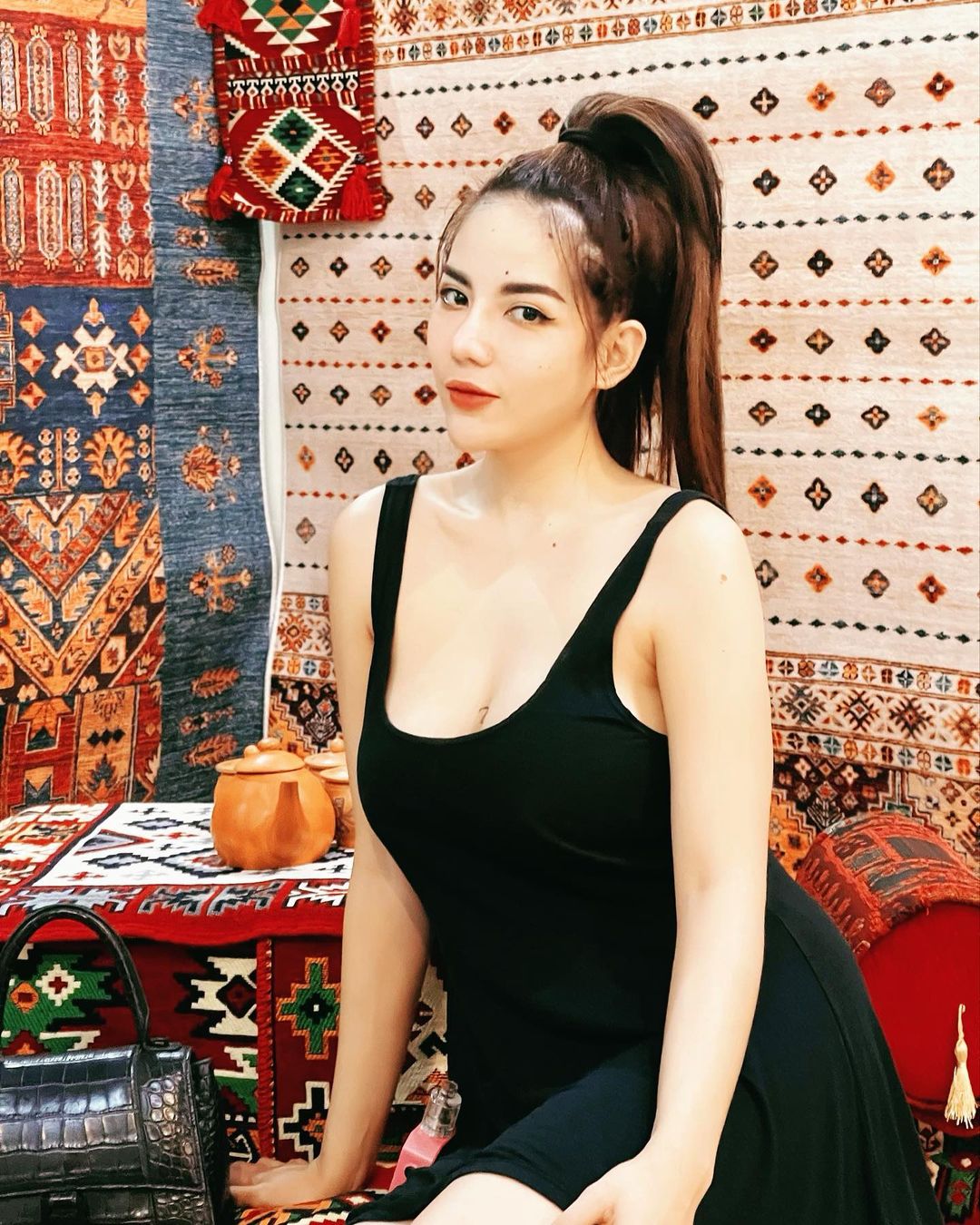 Selebgram Zeza Akira yang Cari Cowok Berkulit Gelap Meskipun tak Kaya