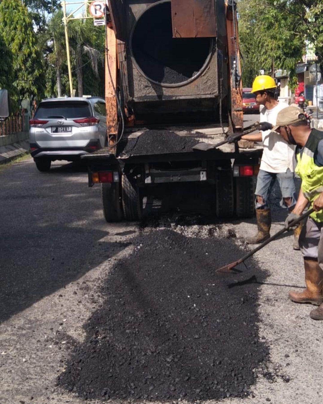 Respon Keluhan Warga Terkait Jalan Berlubang, Wali Kota Parepare Langsung Perintahkan Dinas PU Lakukan Perbaikan Sementara