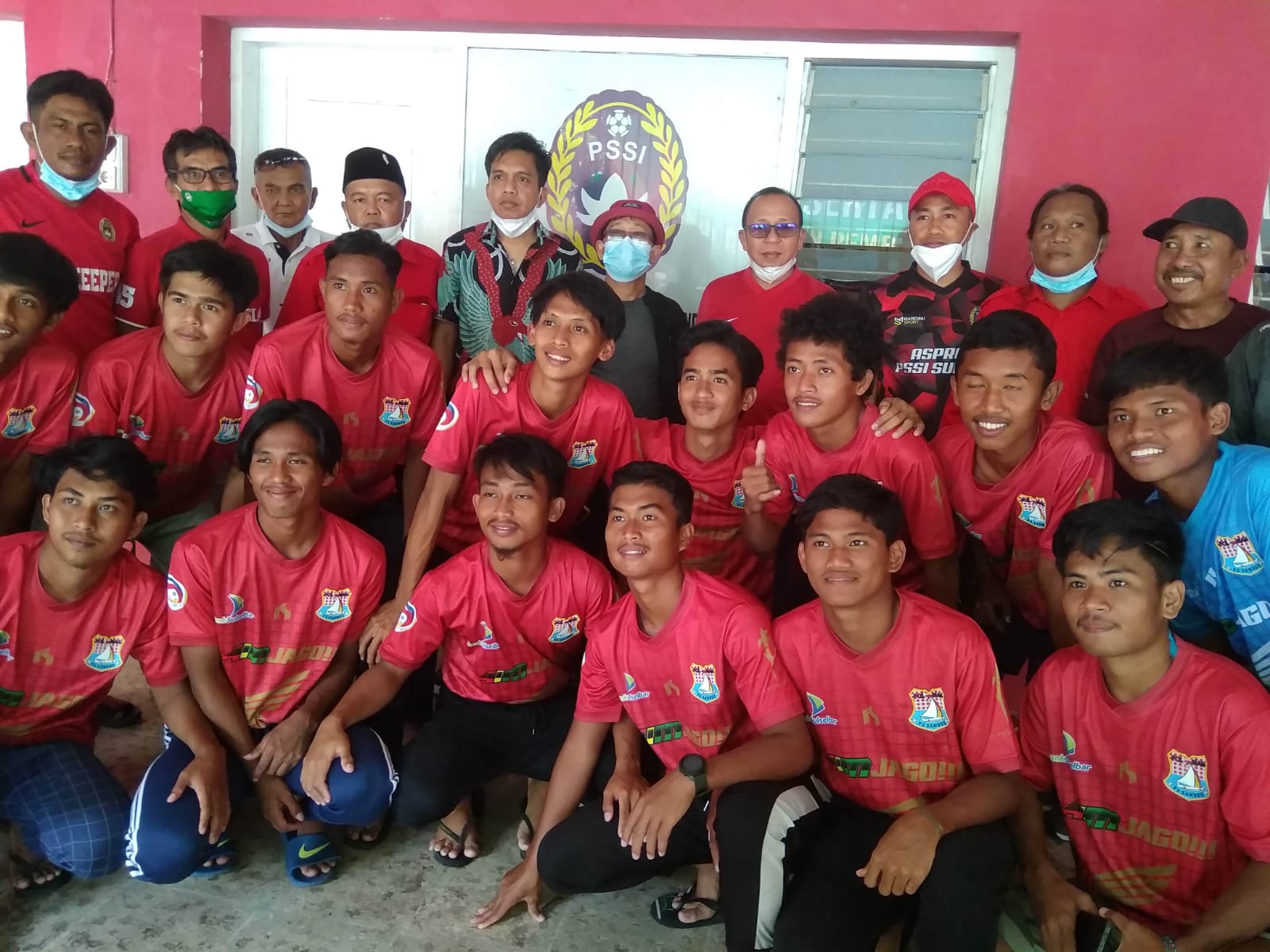 Ketua PSSI Sulbar Lepas Tim Sepak Bola Sandeq Polman Ikuti Liga 3