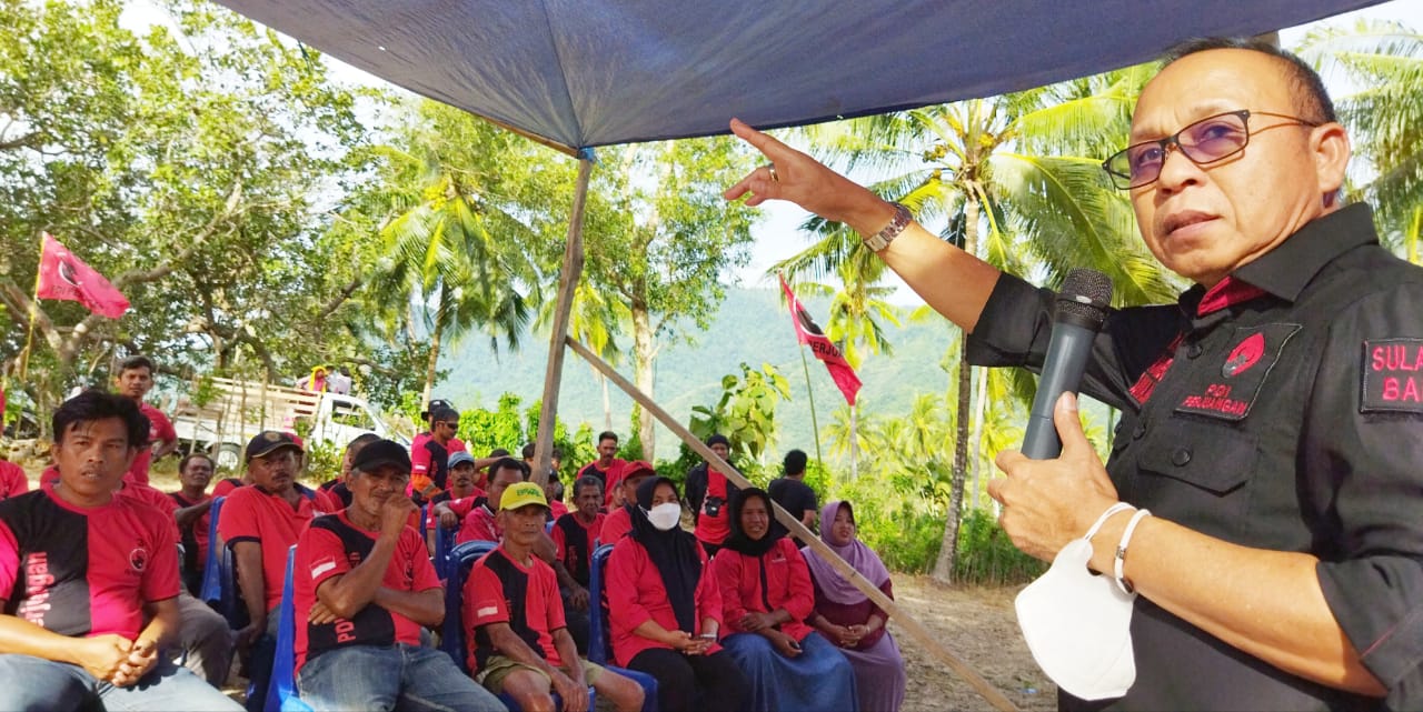Agus Ambo Djiwa Hadiri Penanaman Padi, Jagung dan Serahkan Bantuan Kambing di Majene
