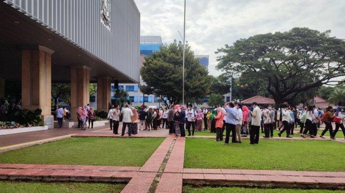 Gempa Banten Terasa di Jakarta dan Banten, Warga Sedang Vaksinasi Booster di RSUI Depok Berhamburan