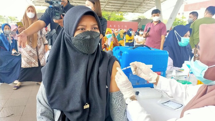 Vaksinasi di 20 Kabupaten/Kota di Sulsel Lewati 70 Persen, Plt Gubernur Berterima Kasih Kepada Semua Pihak