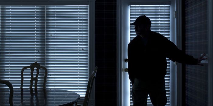 Betul-betul tak Tahu Diri..Sudah Menumpang Tidur dan Makan, Pemuda Ini Malah Merampok