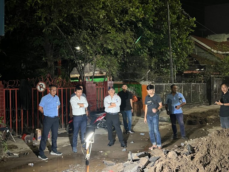 Siang Dilantik, Beni Iskandar Langsung Bekerja Hingga Malam, Pantau Perbaikan Kebocoran Pipa Akibat Galian IPAL