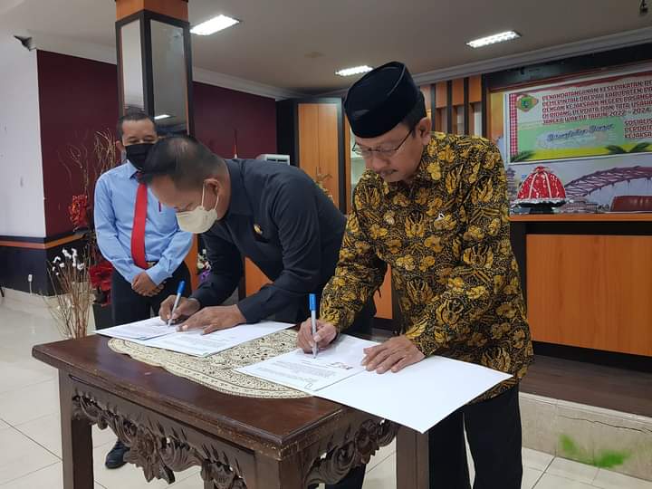 Bupati Yaumil Tekan MoU Bidang Pedata dan TUN dengan Kajari Pasangkayu