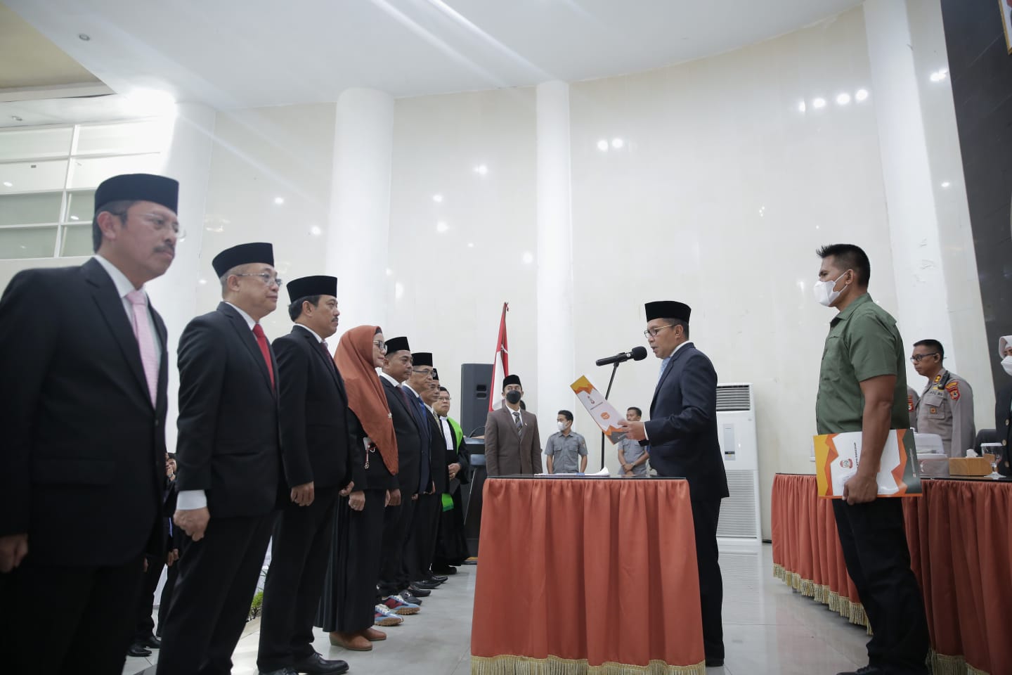 Lantik Dewas dan Direksi Perusda, Danny: Keberhasilan Perusda Ada di Tangan Kalian