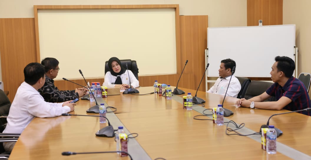 Fatmawati Rusdi Bersama Rektor UKI Paulus Makassar Perjuangkan Bantuan Rusun PUPR