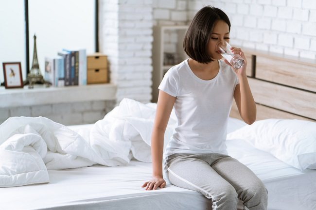 Jika Rutin Minum Air Putih Setelah Bangun Tidur, Ini 7 Manfaat yang Bisa Didapatkan