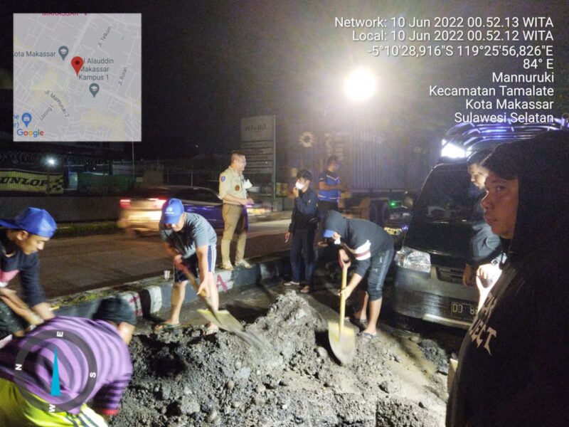 Dini Hari Beni Iskandar Pantau Langsung Pengerjaan Pipa Bocor di Jalan Sultan Alauddin