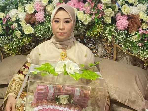 Viral Gadis Sulsel Dilamar Fantastis, Showroom Mobil, Sawah, Rumah, Emas 1 Stel hingga Uang Rp300 Juta Jadi Mahar 