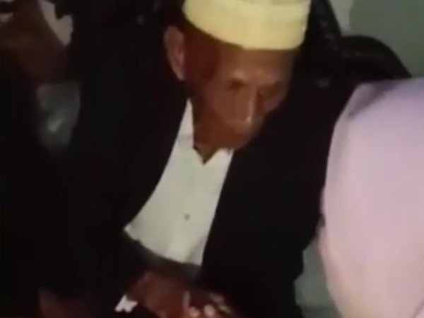 Viral Kakek Usia 100 Tahun di Bone Nikahi Janda 40 Tahun
