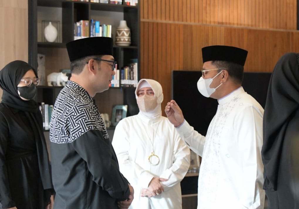 Wali Kota Makassar Sambangi Gedung Pakuan, Berikan Dukungan Moril Untuk Keluarga Ridwan Kamil